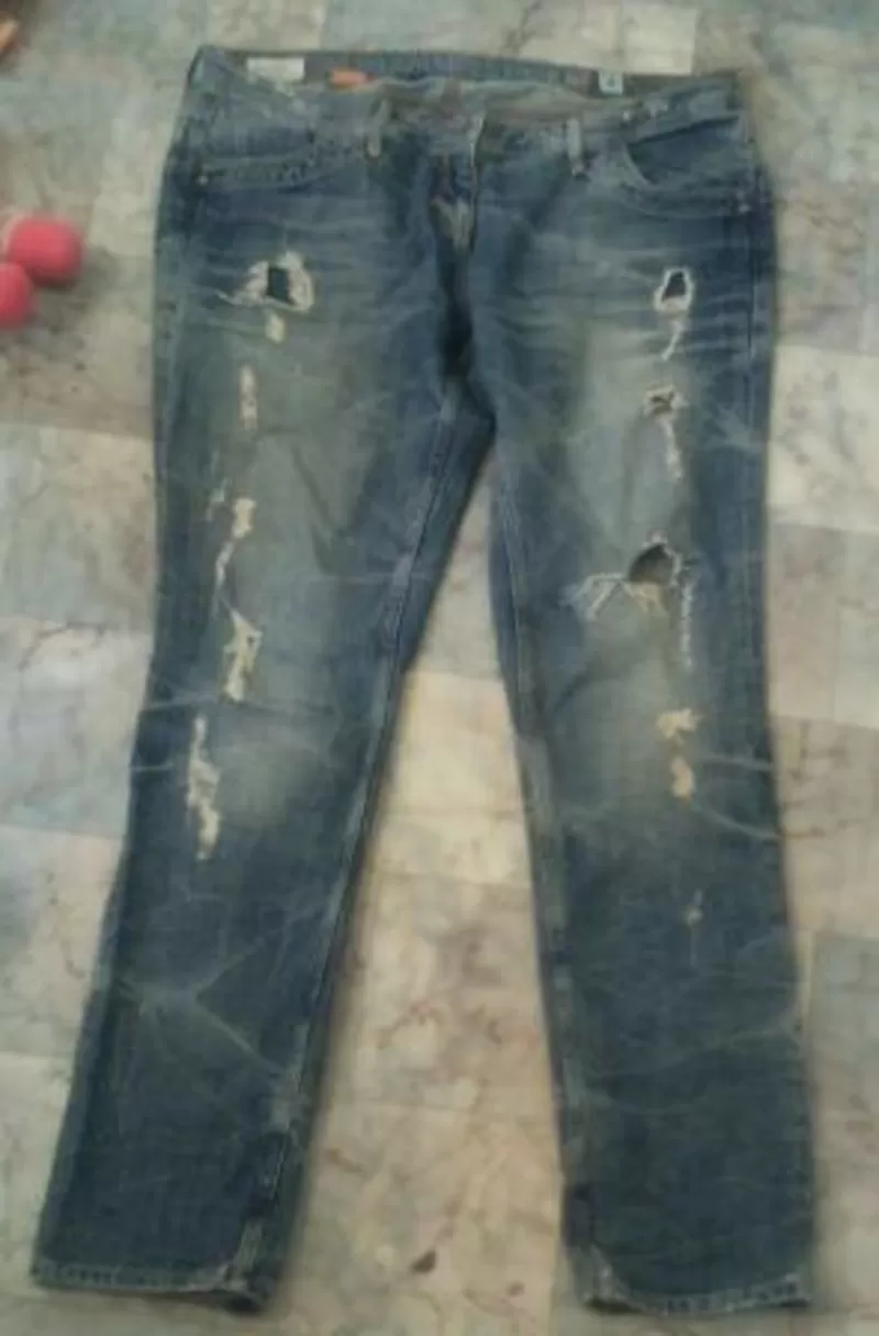 Продам джинсы дранки узенькие. РАЗМЕР крупный 2
